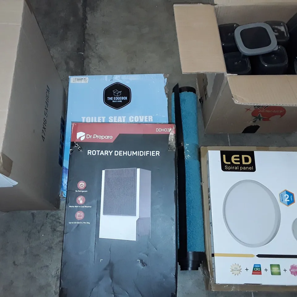 PALLET OF ASSORTED HOUSEHOLD ITEMS TO INCLUDE LED SPIRAL PANEL, ROTARY DEHUMIDIFIER AND PLASTIC FOOD STORAGE