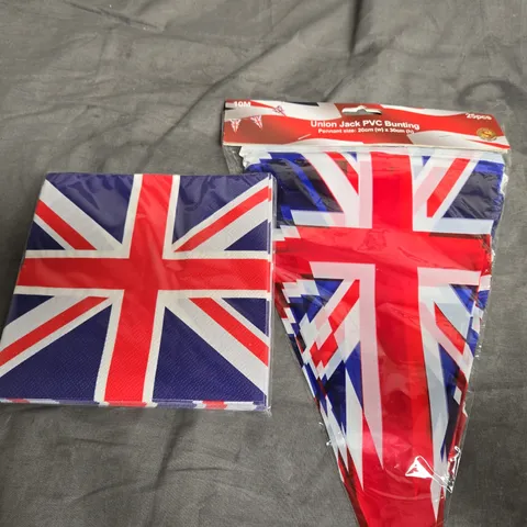 APPROXIMATELY 50 PACKS OF UNION JACK PRINT NAPKINS AND PVC BUNTING