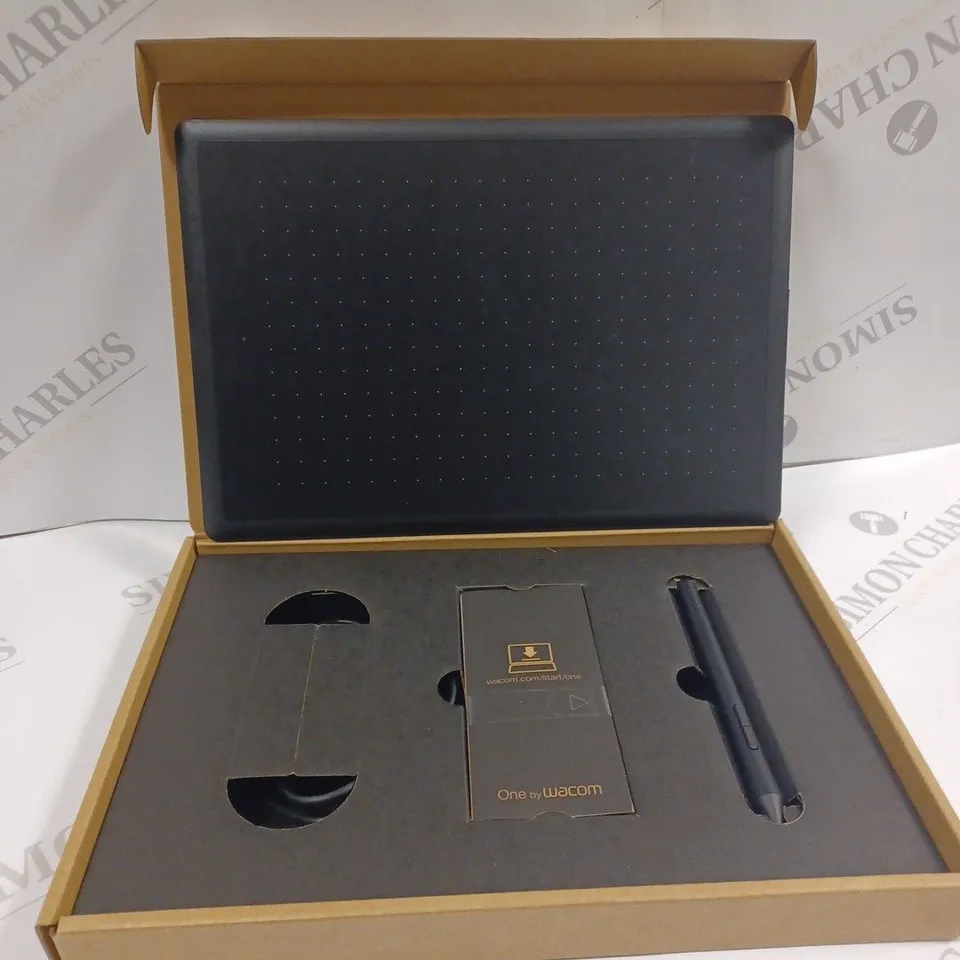 ONE BY WACOM PEN TABLET WITH PRESSURE-SENSITIVE PEN