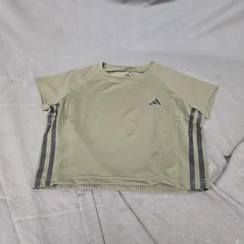 ADIDAS TRAINING HYPER GLAM TSHIRT IN OLIVE GREEN SIZE M