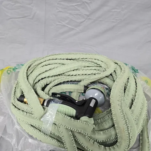 GRUMPY GARDENER REINFORCED EXPANDABLE HOSE WITH ACCESSORIES IN SAGE