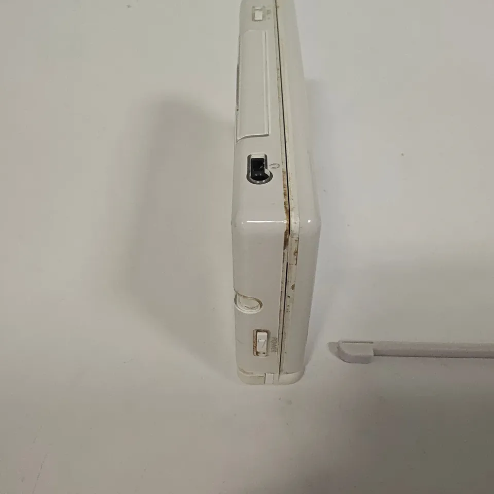 UNBOXED NINTENDO DS LITE IN WHITE - USG-001