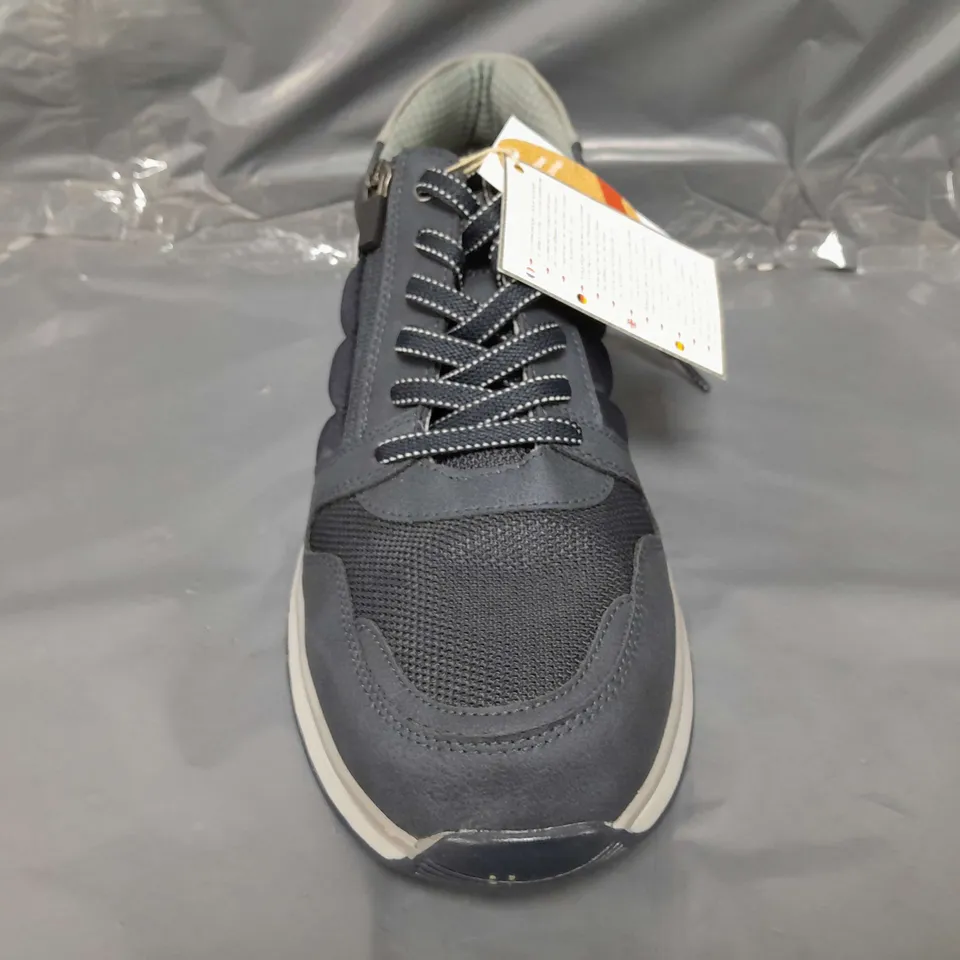 BOXED PAIR OF RELIEF BY PAVERS SHOES IN NAVY/GREY EU SIZE 44