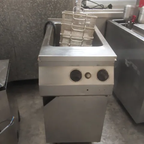 COMMERCIAL ELECTRIC FRYER