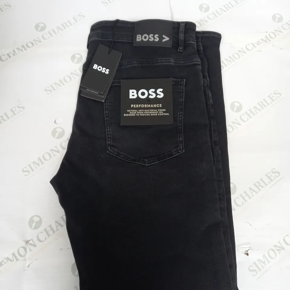 HUGO BOSS PERFORMACE DENIM JEANS SIZE W38 L34