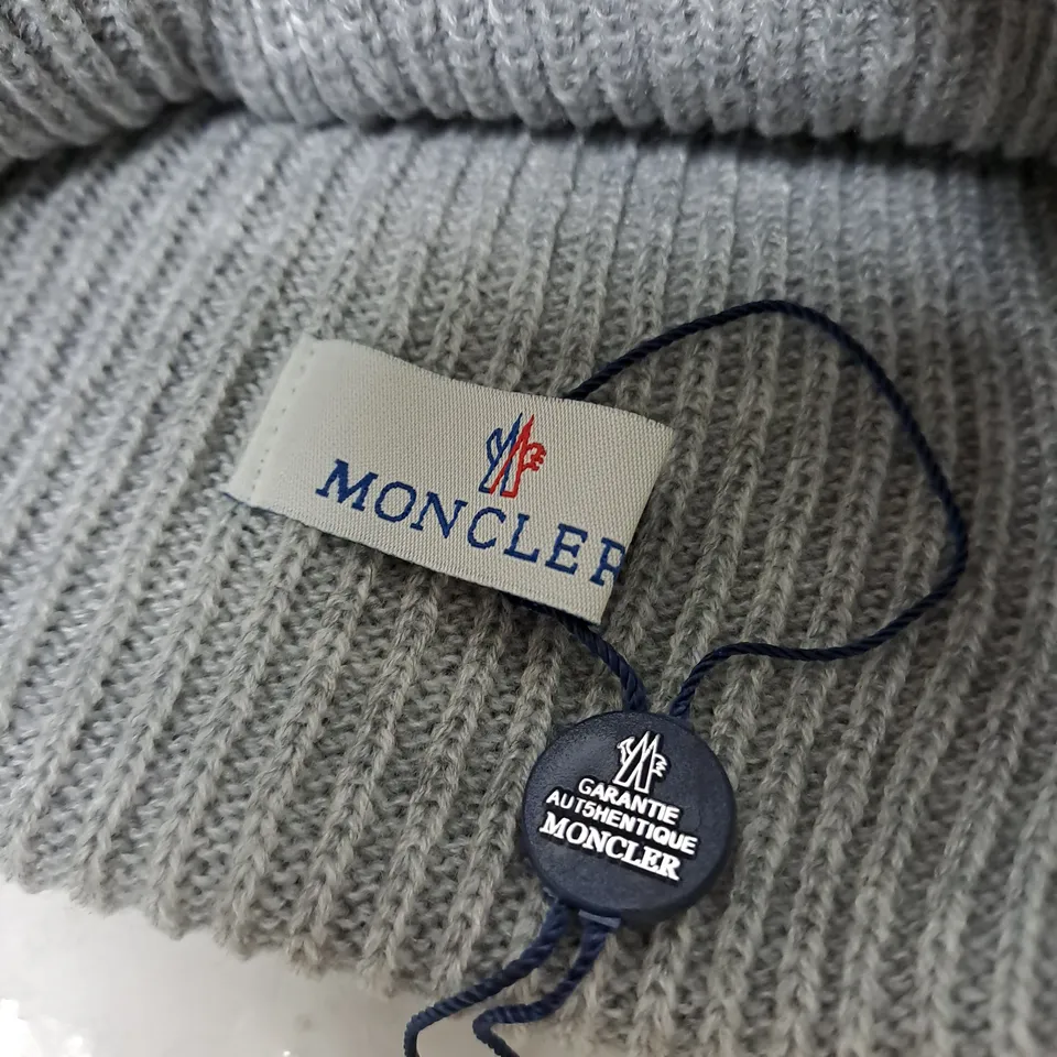 GREY MONCLER BEANIE HAT 