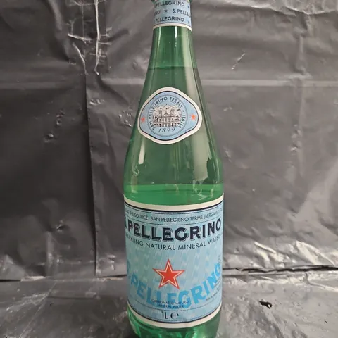 SET OF 4 SAN PELLEGRINO SPARKLING NATURAL MINERAL WATER BOTTLES (1L)