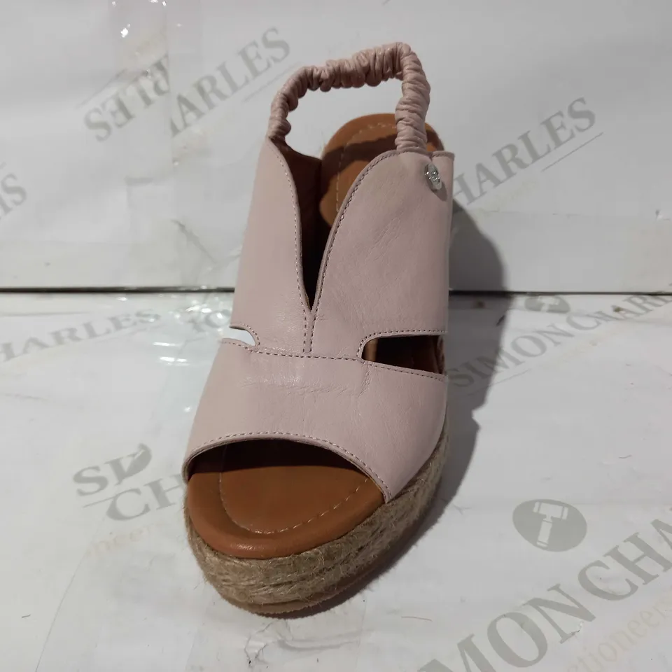 BOXED PAIR OF MODA IN PELLE MIP PAMMILA FAUX LEATHER WEDGE HEELS IN NUDE COLOUR EU SIZE 37