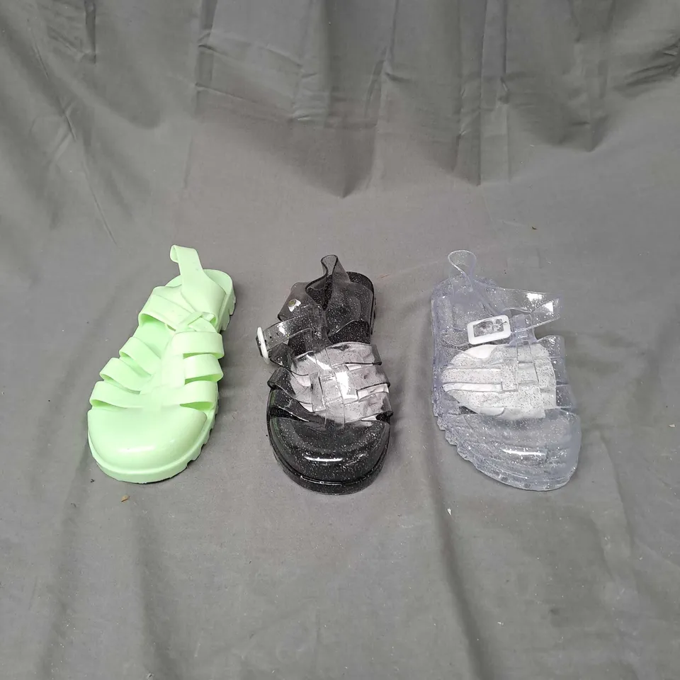 BOX OF APPROX 40 PAIRS OF LINZI JELLY SANDALS IN ASSORTED COLOURS AND SIZES