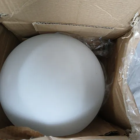 Garden Reflections Set of 2 25 cm Solar Light Spheres – Colour Changing