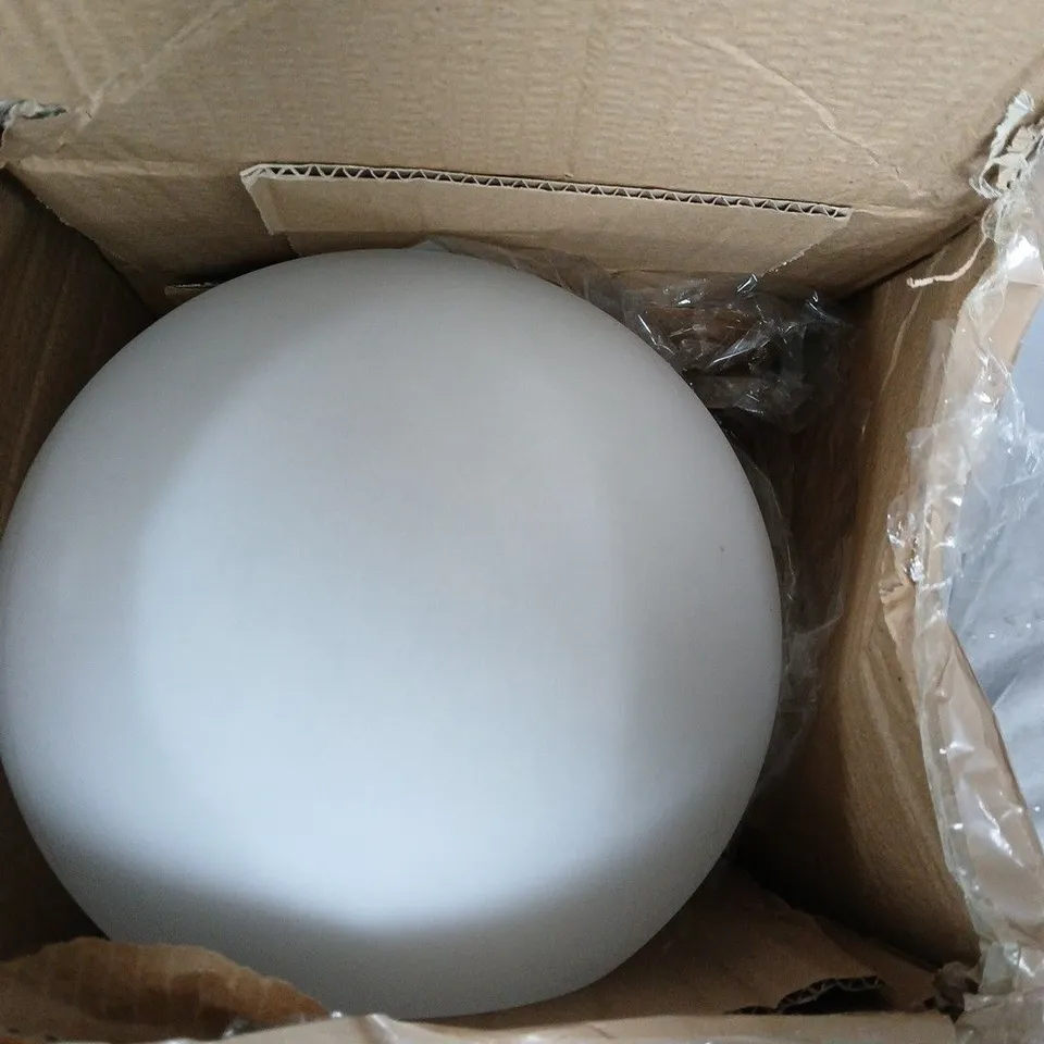 Garden Reflections Set of 2 25 cm Solar Light Spheres – Colour Changing