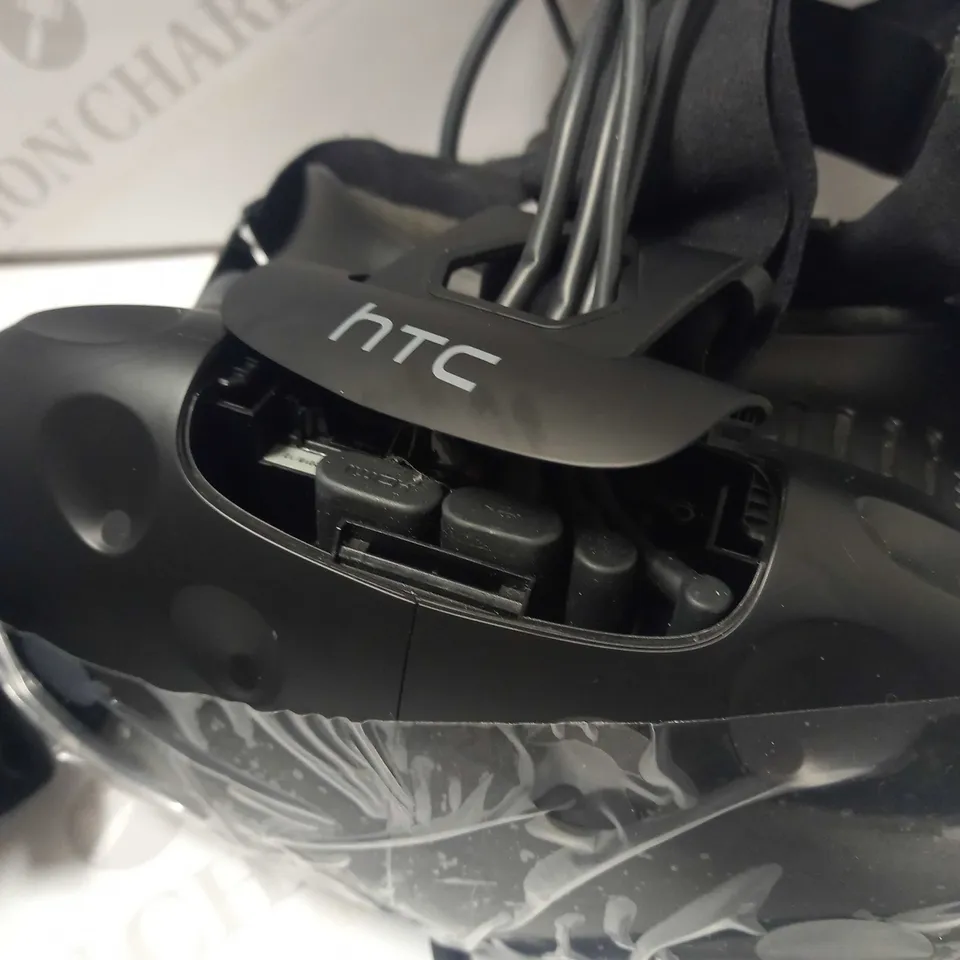 HTC VIVE PRO FULL VIRTUAL REALITY HEADSET KIT RRP £1139.99