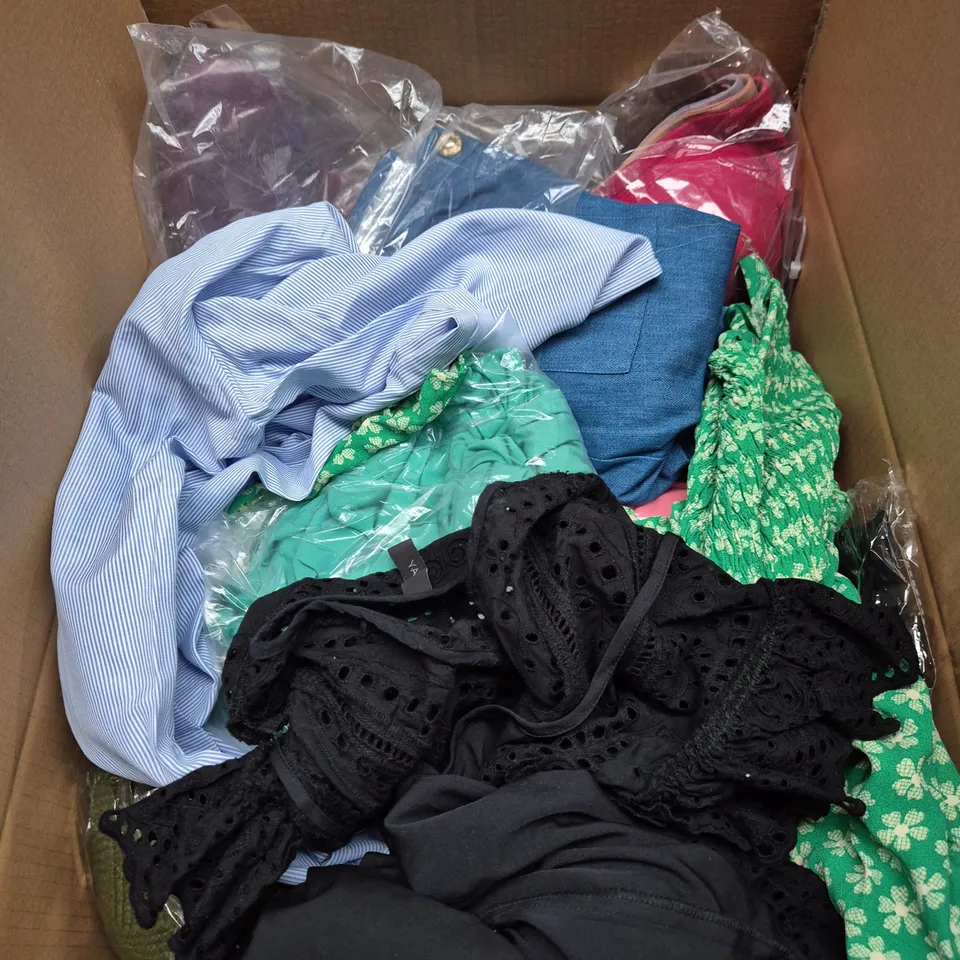 LARGE BOX OF ASSORTED CLOTHING ITEMS IN ASSORTED COLOUR, SIZES AND STYLES