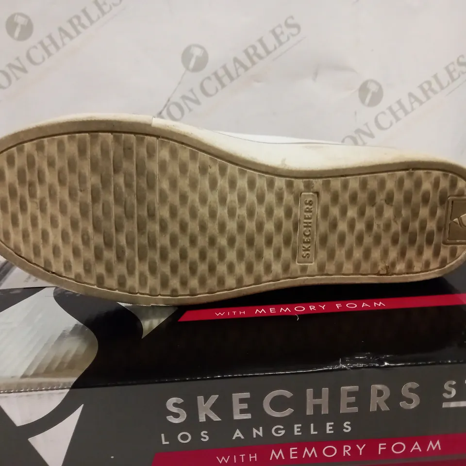 SIZE 6.5 SKECHERS STRETCH LACE TRAINERS WHITE