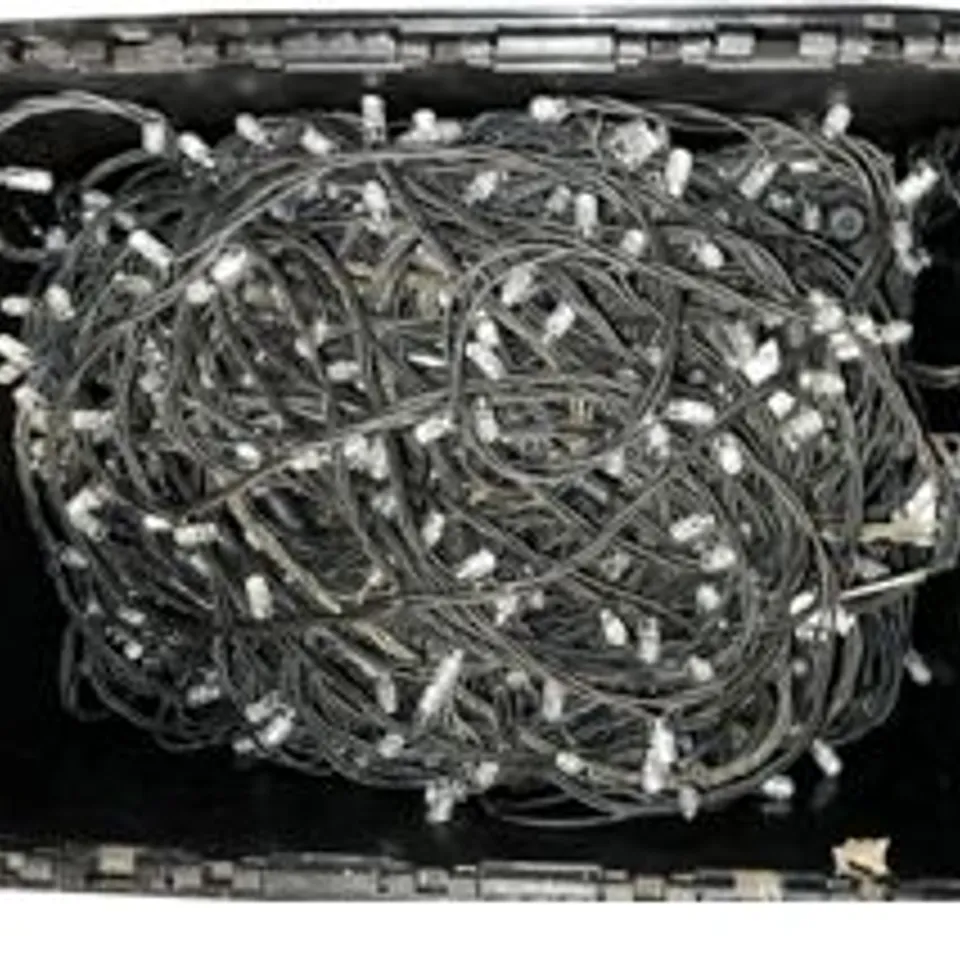 LARGE BOX OF EVENT OUTDOOR LED STRING LIGHTS RRP £200