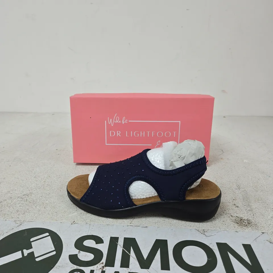 DR LIGHTFOOT WIDE FIT NAVY STUDDED SANDAL SIZE 5