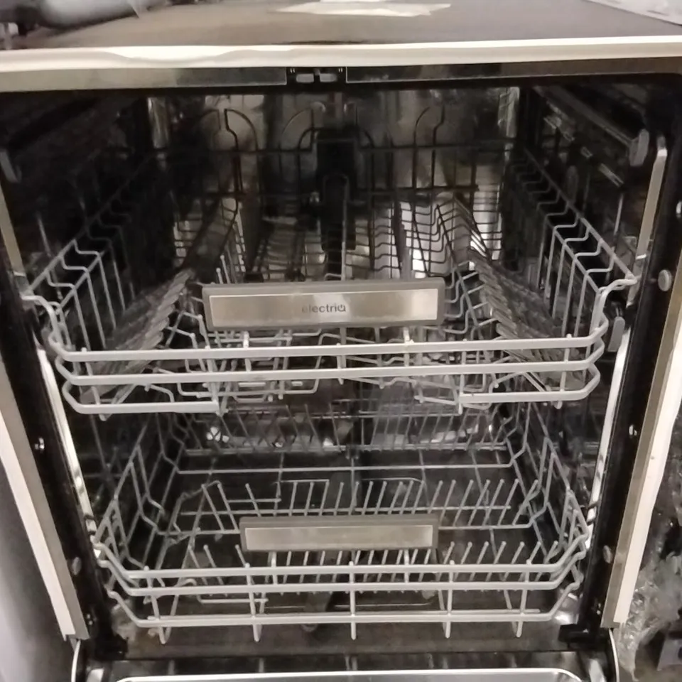 ELECTRIQ SERIES 2 INTEGRATED DISHWASHER - C-RATED BLACK CONTROL PANEL