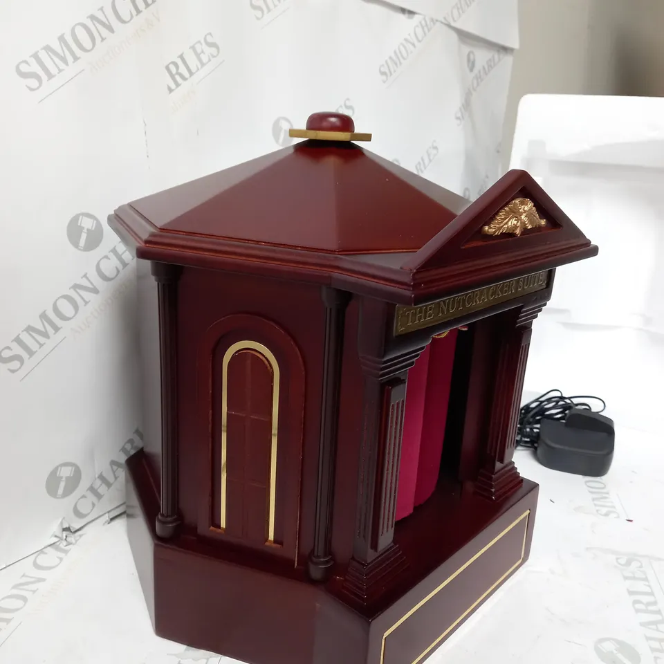 MR CHRISTMAS MUSICAL NUTCRACKER SUITE SCENE CHANGER