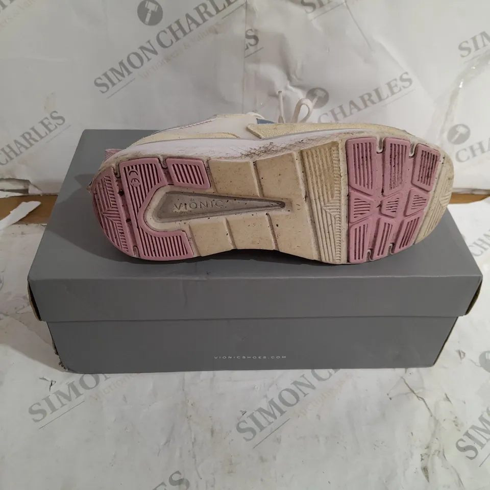 BOXED VIONIC DELMAR AYSE TRAINERS, WHITE - SIZE 4