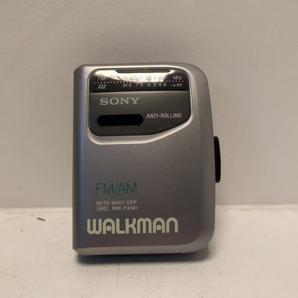 SONY WALKMAN WM-FX141 PORTABLE CASSETTE PLAYER WITH FM/AM RADIO