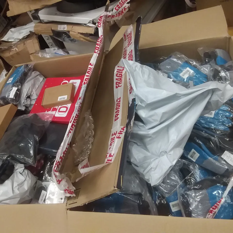 PALLET OF ASSORTED ITEMS TO INCLUDE: ZWILLING CUTLERY SET,THE BIG FAT QUIZ 2021, SAFETY GLOVES ETC