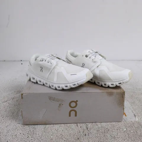 ON RUNNING WHITE TRAINERS – WITH ORIGINAL BOX UK 6
