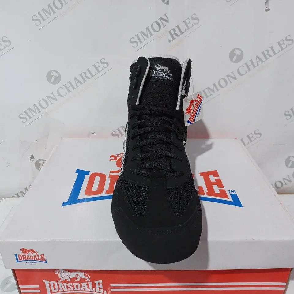 BOXED LONSDALE CONTENDER LOW SHOES - SIZE 9