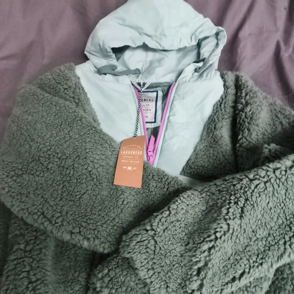 LAGOONERS APPAREL CO MYLA HOODED BORG – MEADOW GREEN, UK 12 (EU 42)