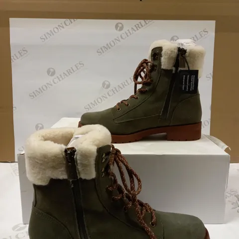 BOXED BRAND NEW VIONIC OLIVE ZOE HIKER ANKLE BOOTS SIZE 6.5