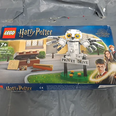 LEGO HARRY POTTER HEDWIG AT 4 PRIVET DRIVE 