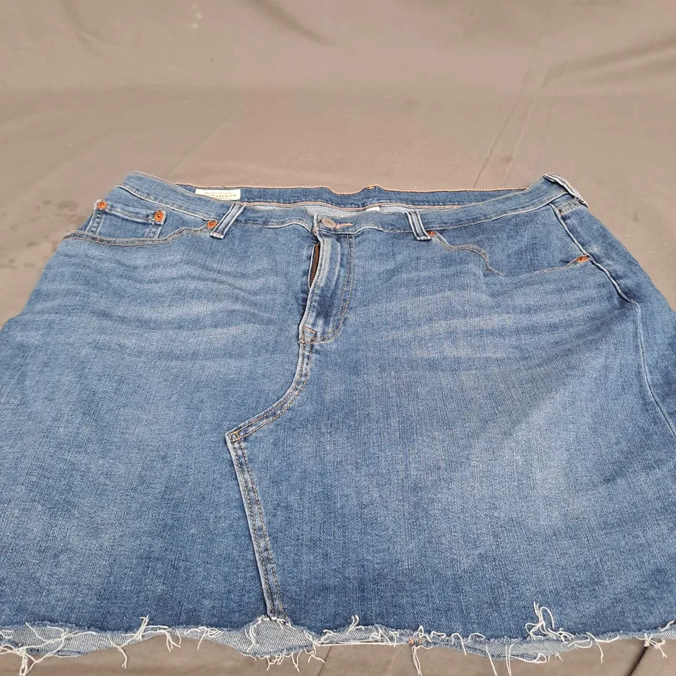 LEVI'S DENIM SKIRT - 16W