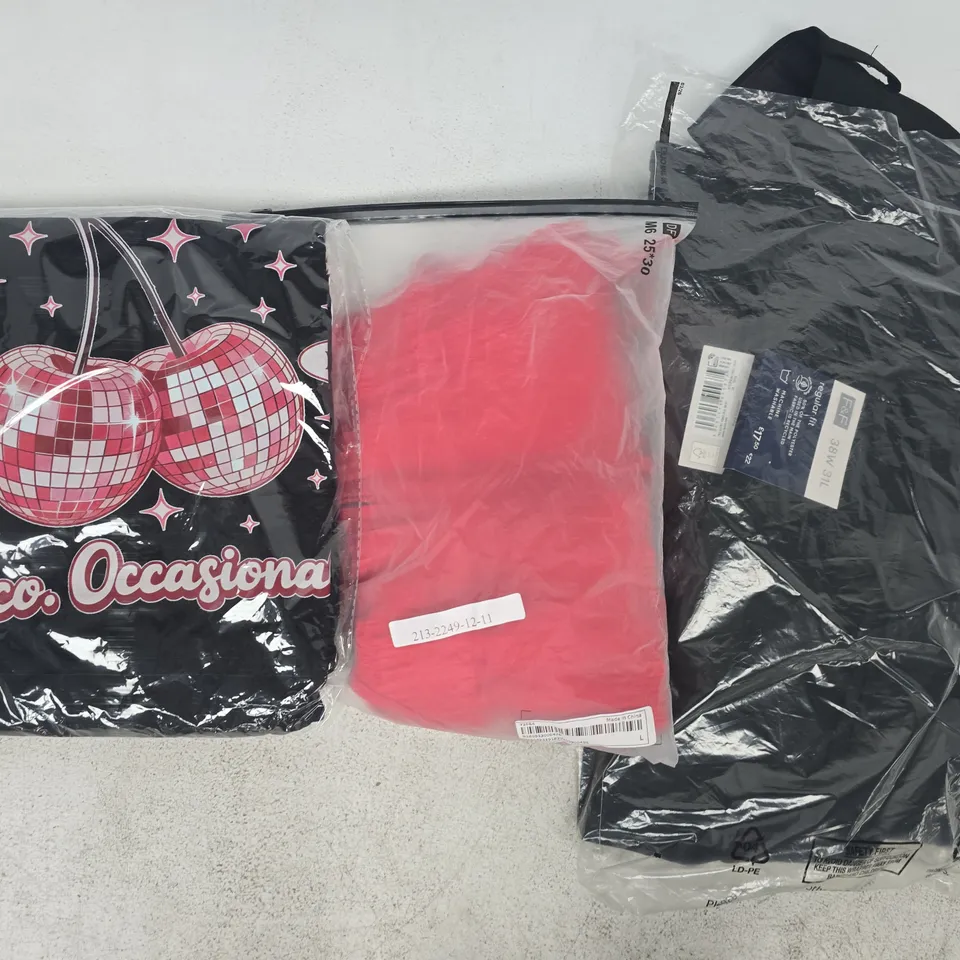 APPROXIMATELY 20 ASSORTED CLOTHING AND FASHION PRODUCTS IN VARIOUS STYLES AND SIZES - COLLECTION ONLY