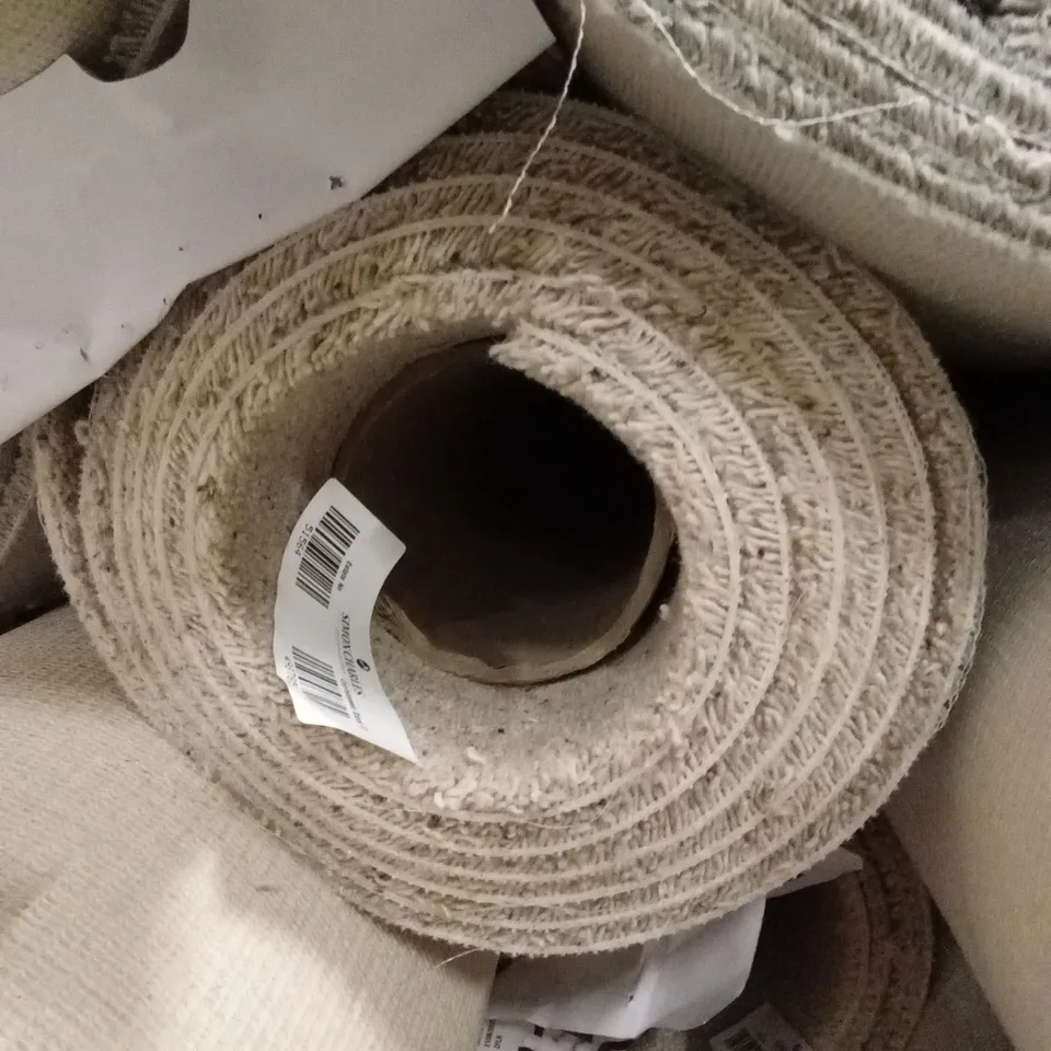 ROLL OF QUALITY ORION MAJOR ALNILAM CARPET // APPROX SIZE: 5 X 3.68m