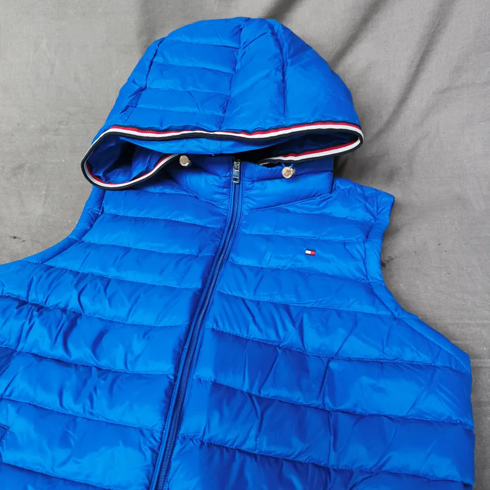 TOMMY HILFIGER QUILTED HOODED PUFFER VEST – BLUE - SIZE UNSPECIFIED