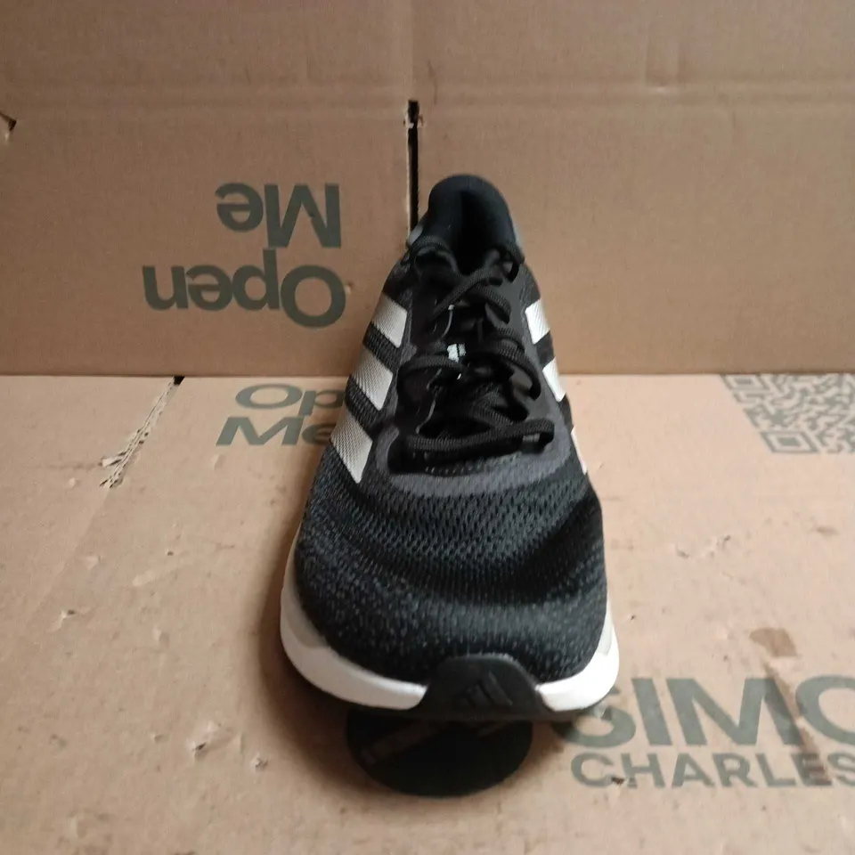 ADIDAS SUPERNOVA STRIDE M TRAINERS BLACK AND SILVER SIZE 12
