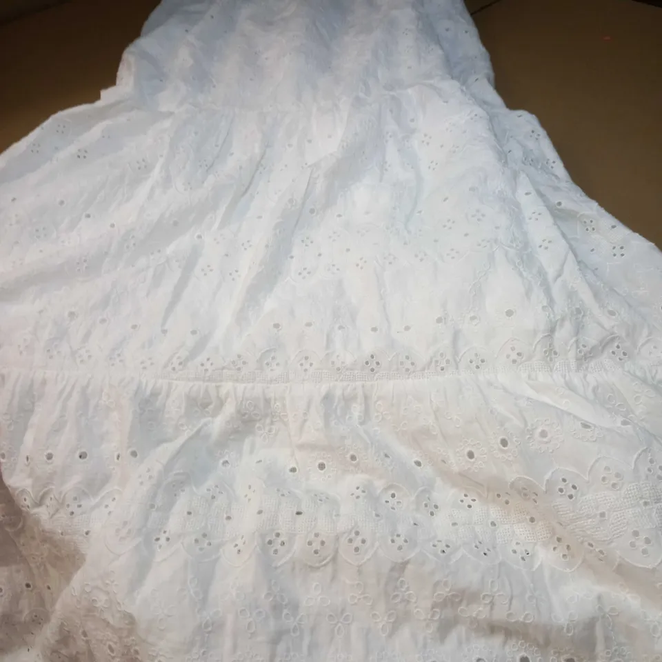 LTS WHITE CUT OUT FLOWING MAXI DRESS - SIZE 14