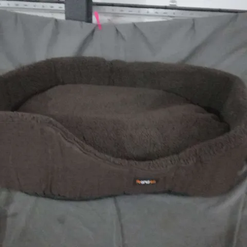 FE AND REA BROWN PET BED