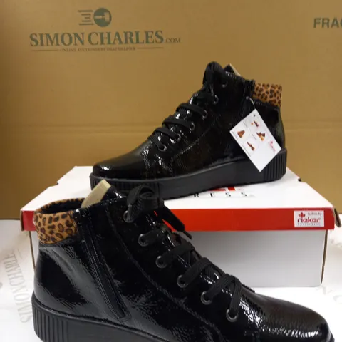 RIEKER HI TOP TRAINER CUFF SIZE 6.5