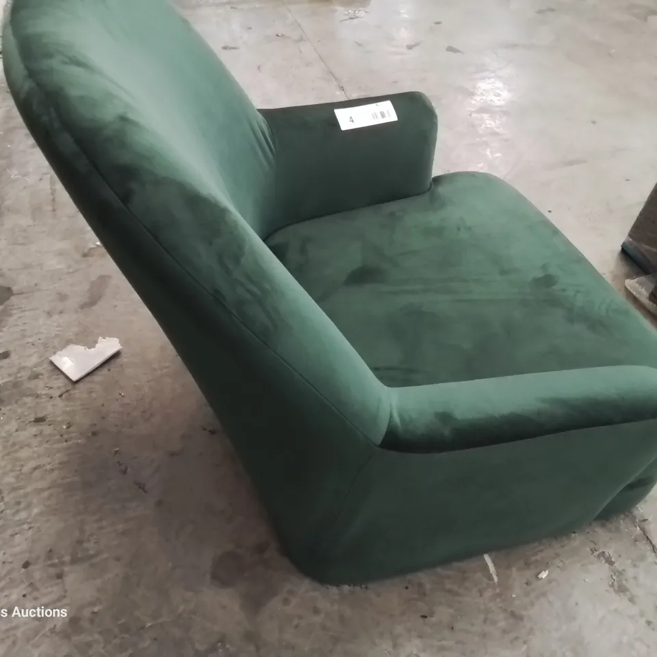DESIGNER KENVER ACCENT CHAIR GREEN VELVET