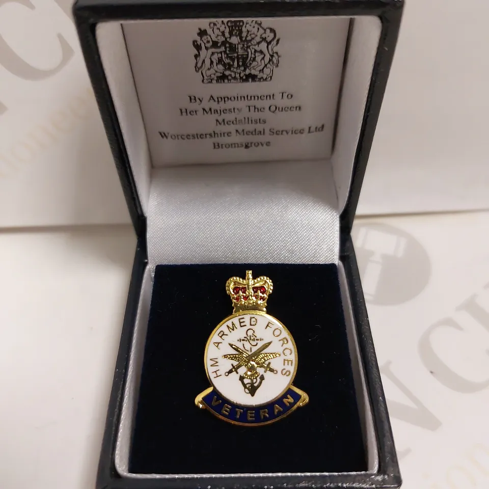 BOXED HM ARMED FORCES PIN BADGE