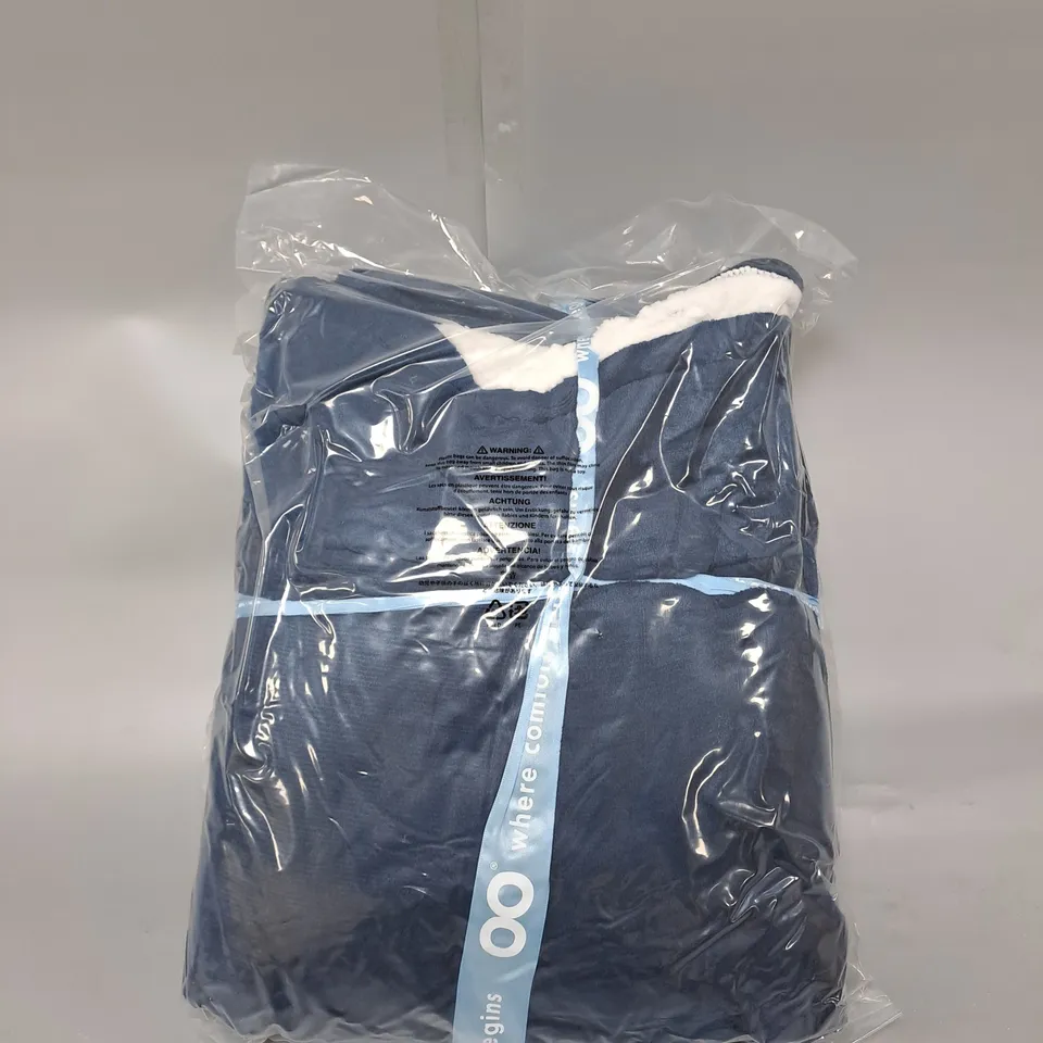 NAVY BLUE OODIE THROW