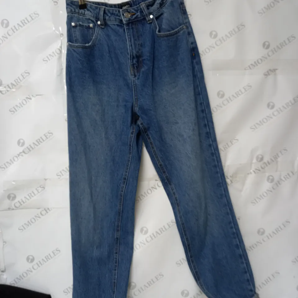 BOX OF ASSORTED JEANS APPROXIMATELY 8 TO INCLUDE COLOURS BLUE, DARK BLUE, BLACK 