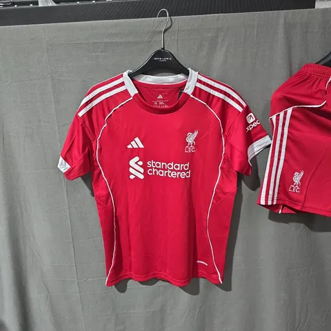 LIVERPOOL FC M. SALAH 11 HOME SHIRT + SHORTS – ADIDAS OFFICIAL LICENSED PRODUCT, SIZE UK 28
