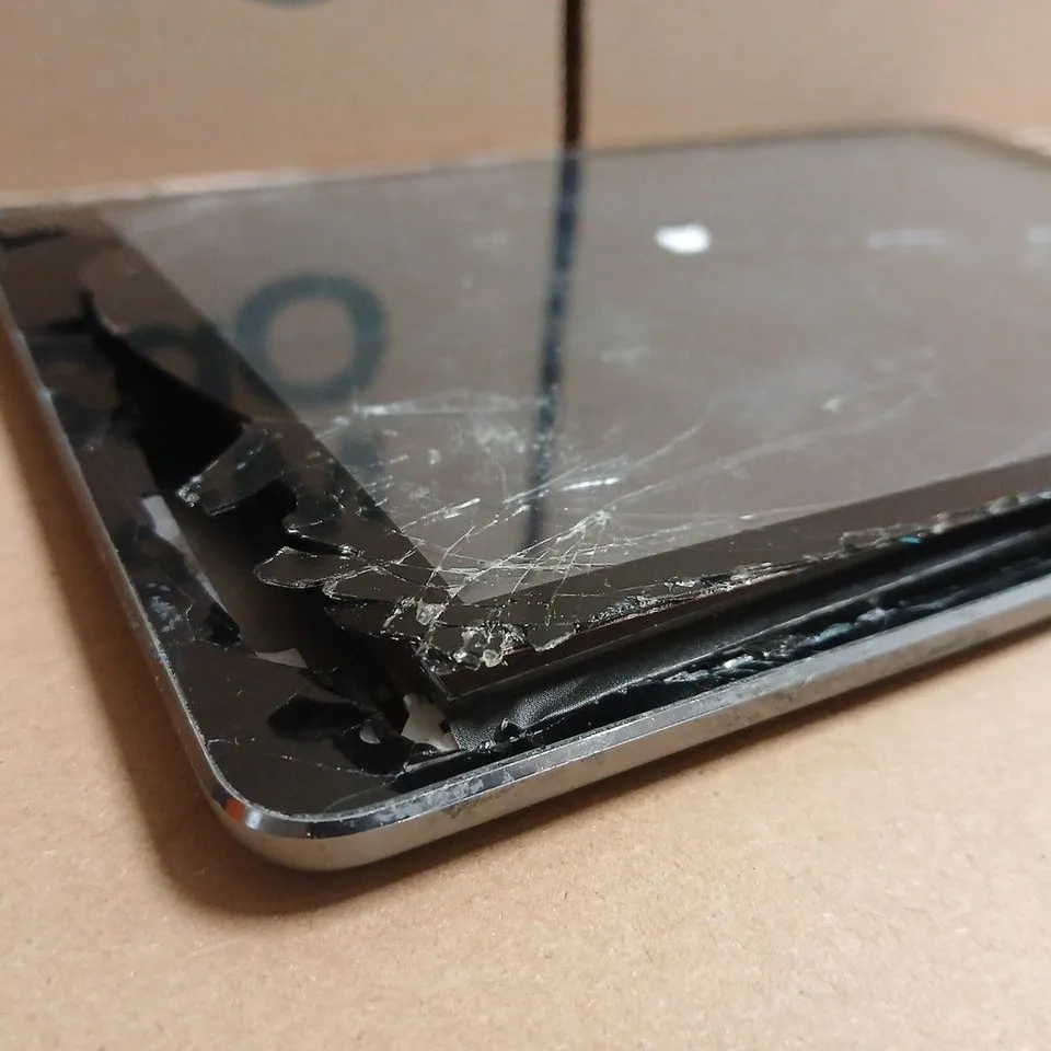 APPLE IPAD TABLET - A1474