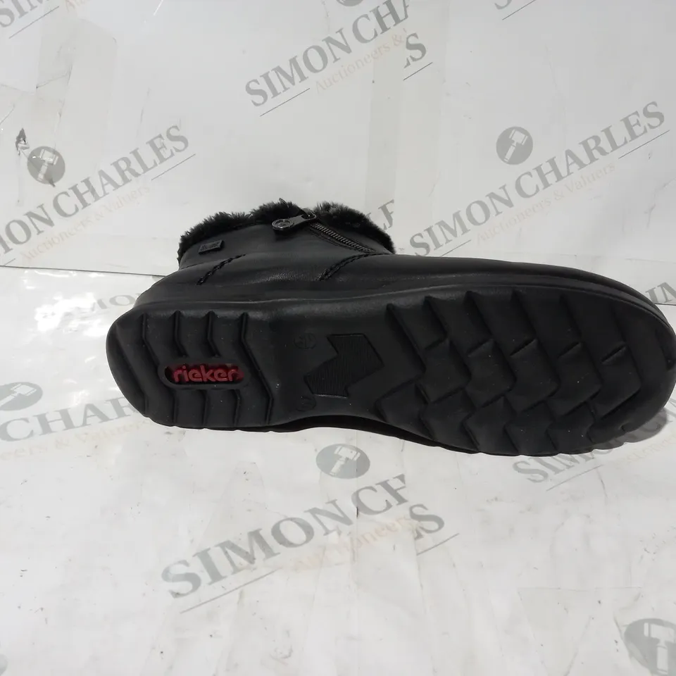 BOXED PAIR OF RIEKER FUR CUFF BOOTS IN BLACK UK SIZE 6.5