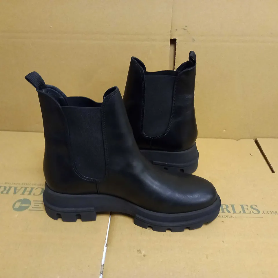DESIGNER FAUX LEATHER BLACK ANKLE BOOTS 