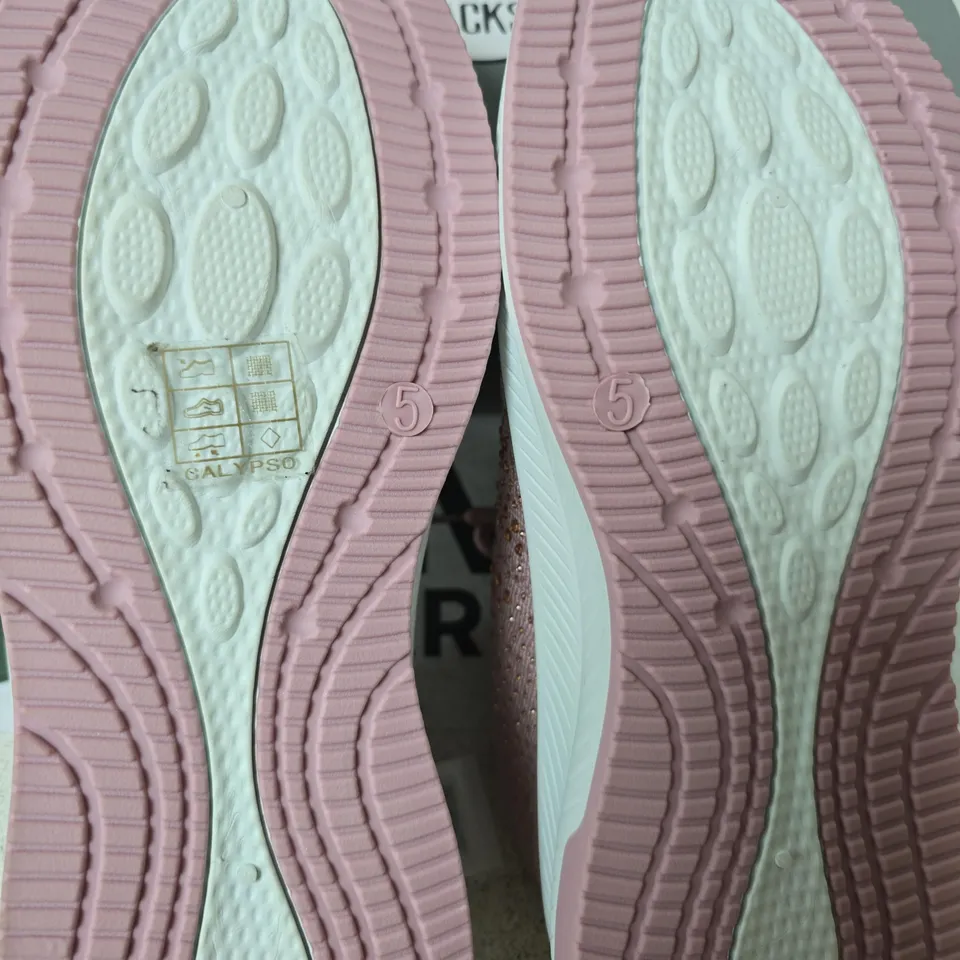BOXED URBAN JACKS CALYPSO SHOES, PINK - SIZE 5