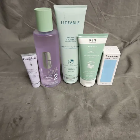 LOT OF APPROX 5 ASSORTED SKINCARE PRODUCTS TO INCLUDE - REN CLEAN SKINCARE GENTLE CLEANSING GEL - LIZ EARLE HOT CLOTH CLEANSER - CAUDALIE HAND & NAIL REPAIRING CREAM - ETC