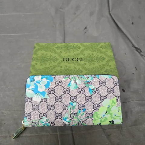 BOXED GUCCI ZIP PURSE