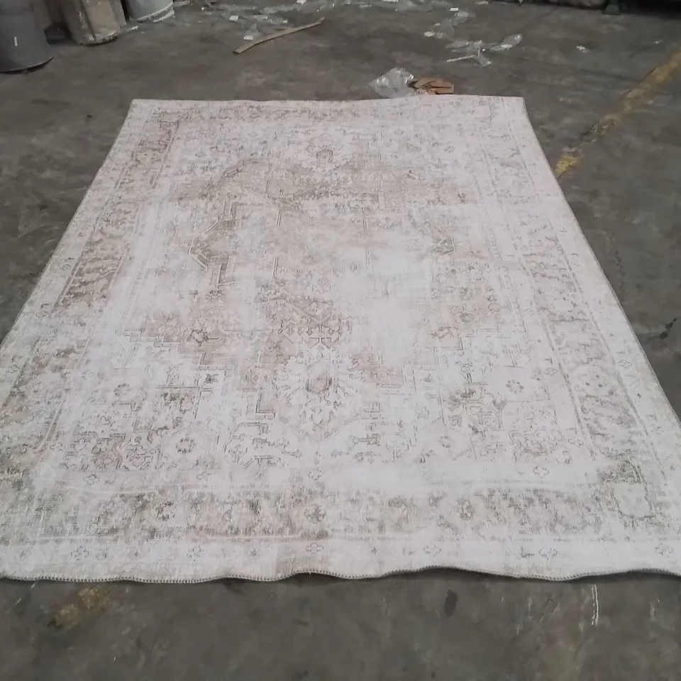 QUALITY DESIGNER AREA RUG - APPROXIMATELY 290X200